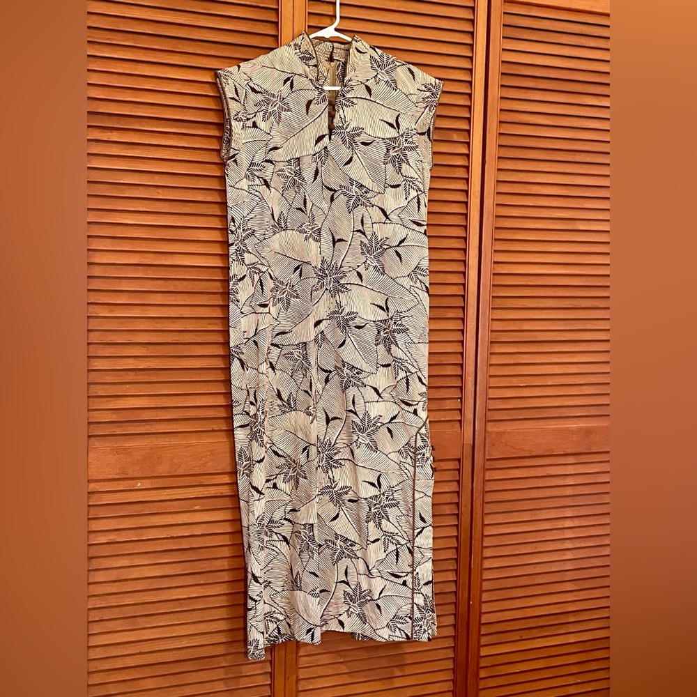 Vintage Hawaii Asian-inspired Muumuu Dress